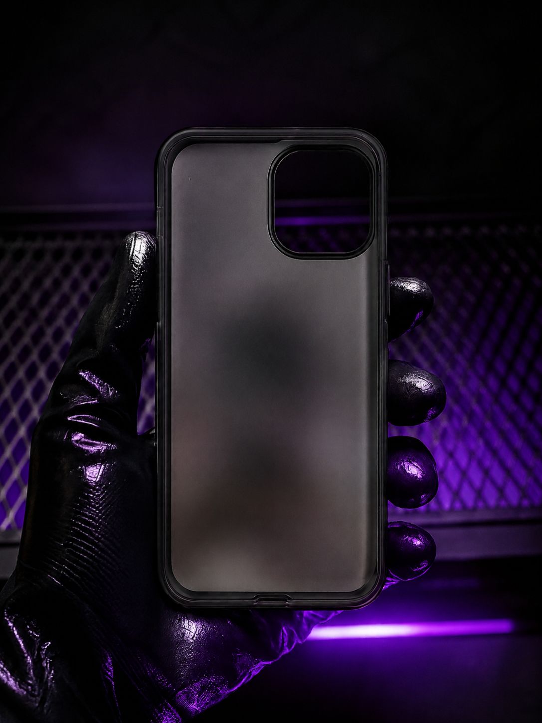 CAPINHA DE IPHONE SASUKE METALIZADO