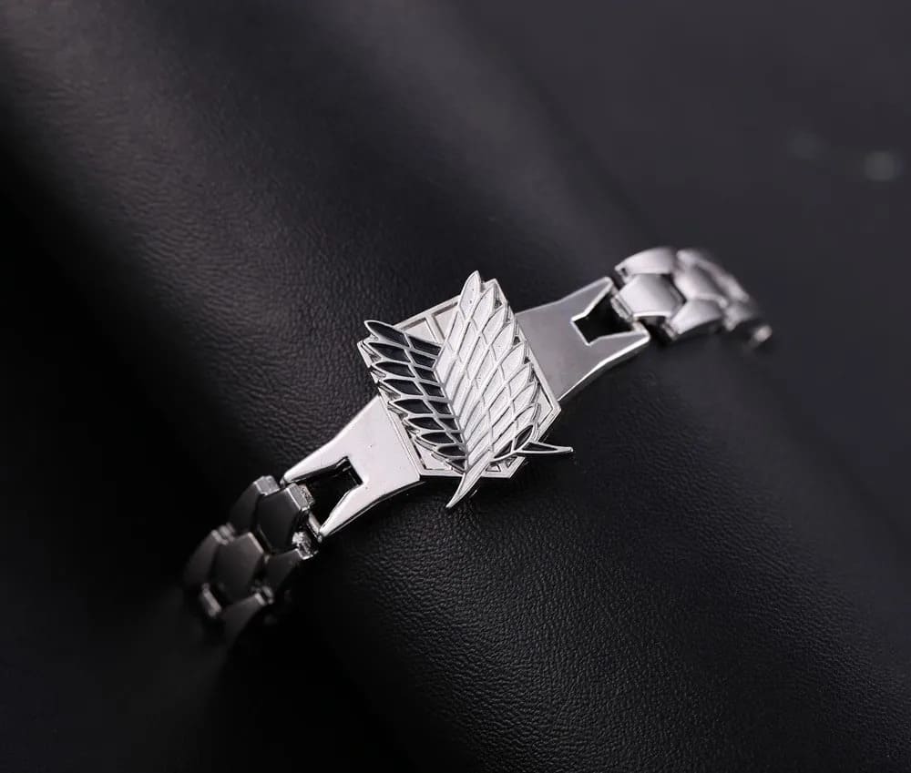 BRACELETE EXCLUSIVO DE ATTACK ON TITAN UNISSEX
