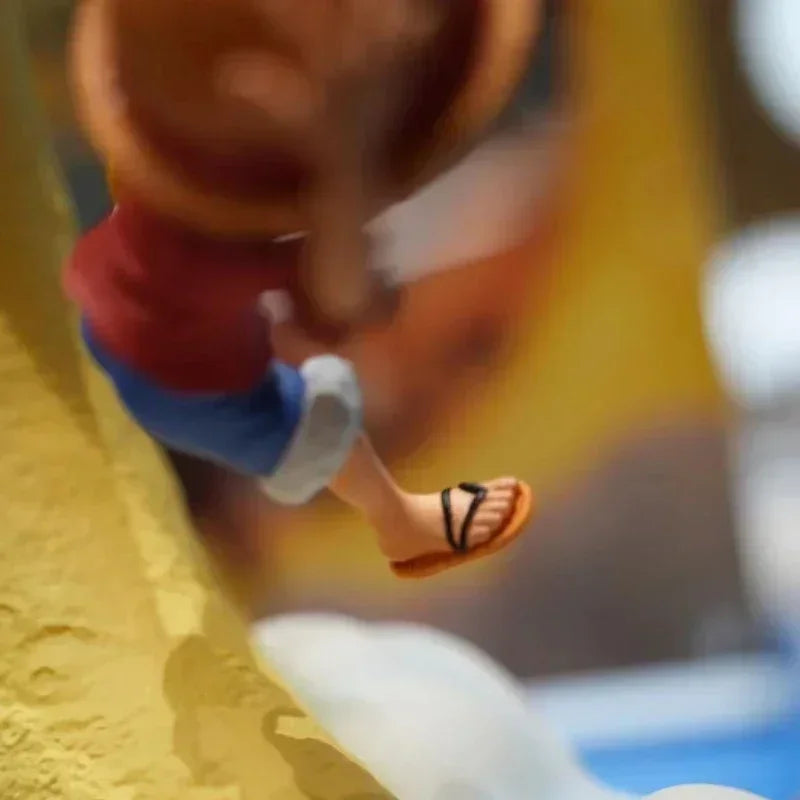 LUMINÁRIA ACTION FIGURE LUFFY MOON LIGHT
