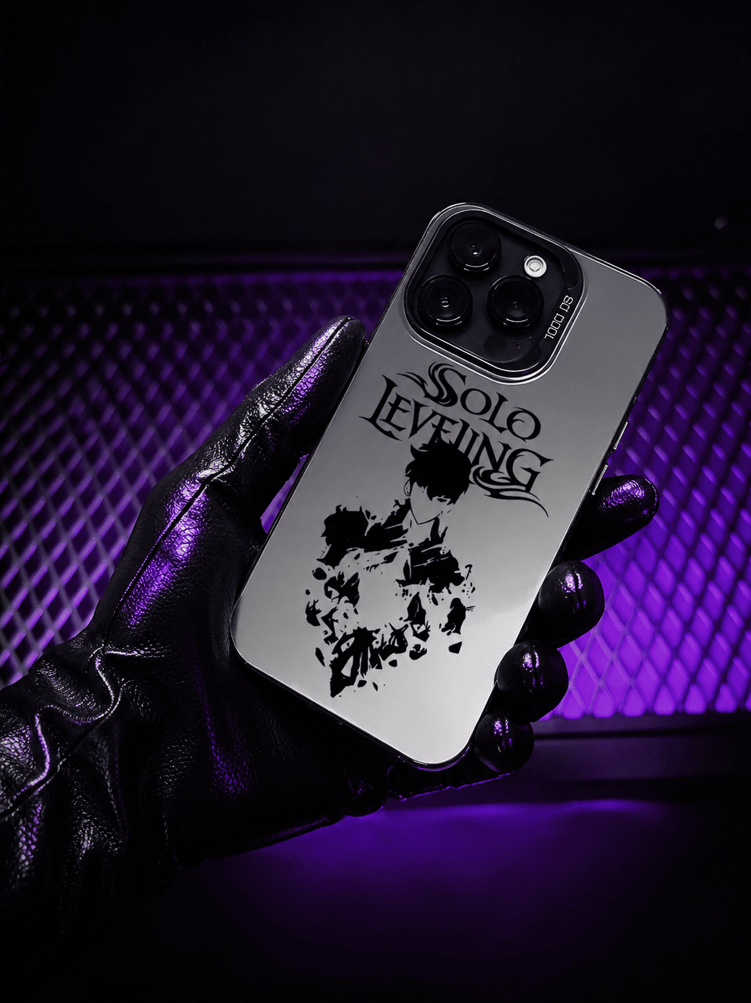 CAPINHA DE IPHONE SOLO LEVELING METALIZADO