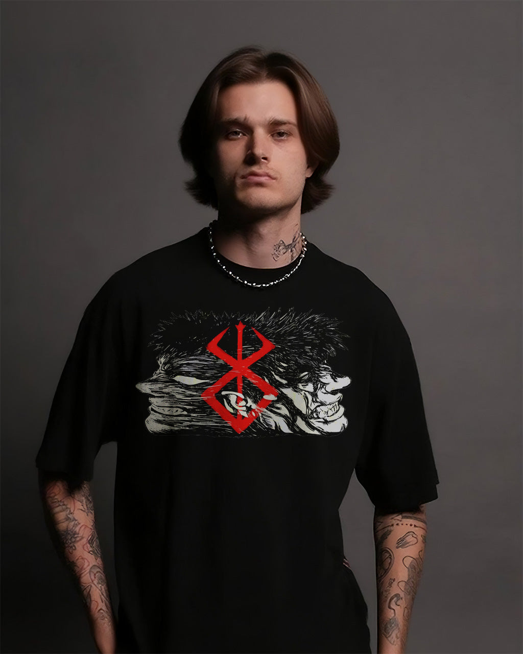 CAMISETA OVERSIZED PREMIUM BERSERK GUTS CONFUSÃO