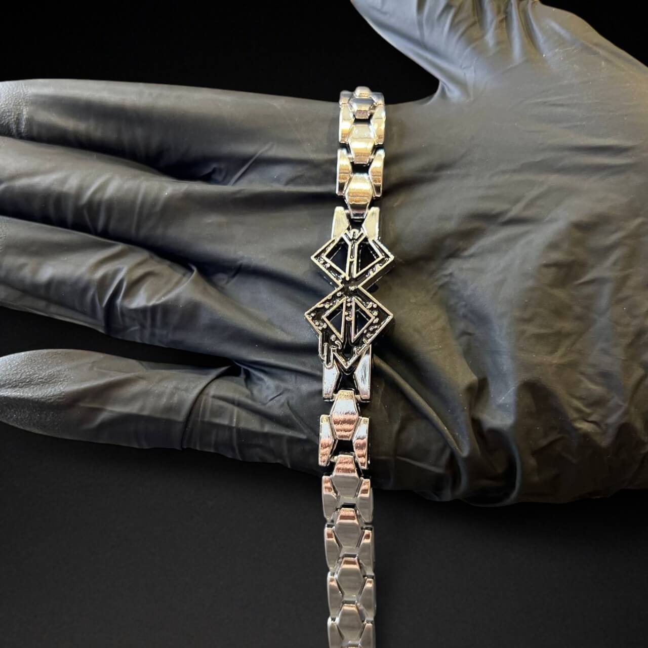 BRACELETE DE BERSERK